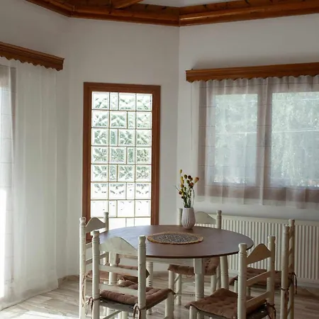 Aelia Kefalos-private & Spacious With Pool *