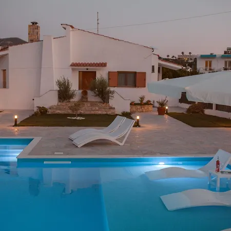 Aelia Kefalos-private & Spacious With Pool Vakantiehuis *