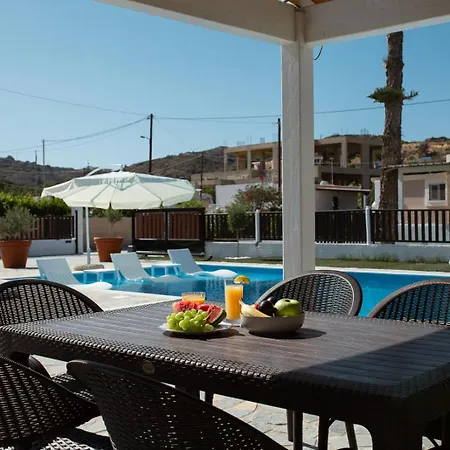 Σπίτι διακοπών Aelia Kefalos-private & Spacious With Pool