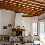 Aelia Kefalos-private & Spacious With Pool Holiday home *