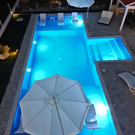 Сasa de vacaciones Aelia Kefalos-private & Spacious With Pool