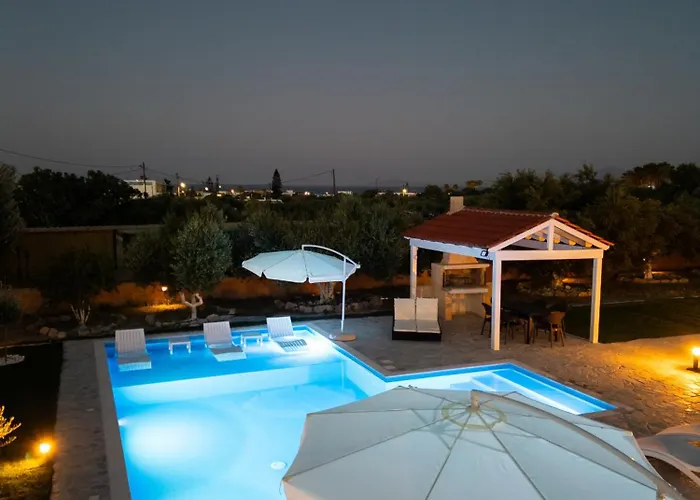 Aelia Kefalos-private & Spacious With Pool