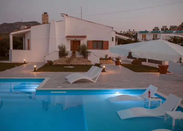 Aelia Kefalos-private & Spacious With Pool Case de vacanță *